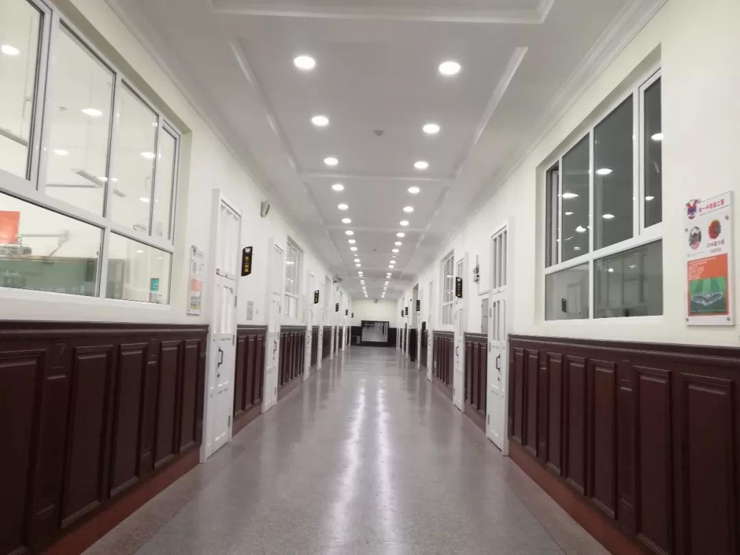 哈尔滨市最美的中学,洗尽铅华芳华依旧