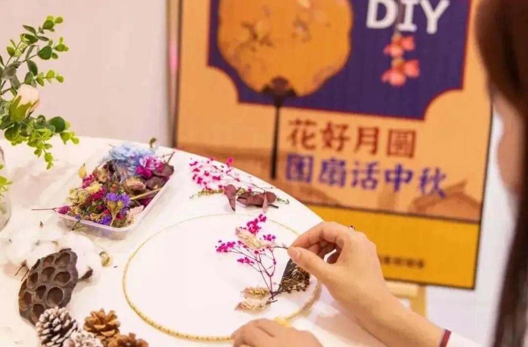 你有一个本周末蛋糕DIY名额待领取，用手作的甜蜜为爱告白吧