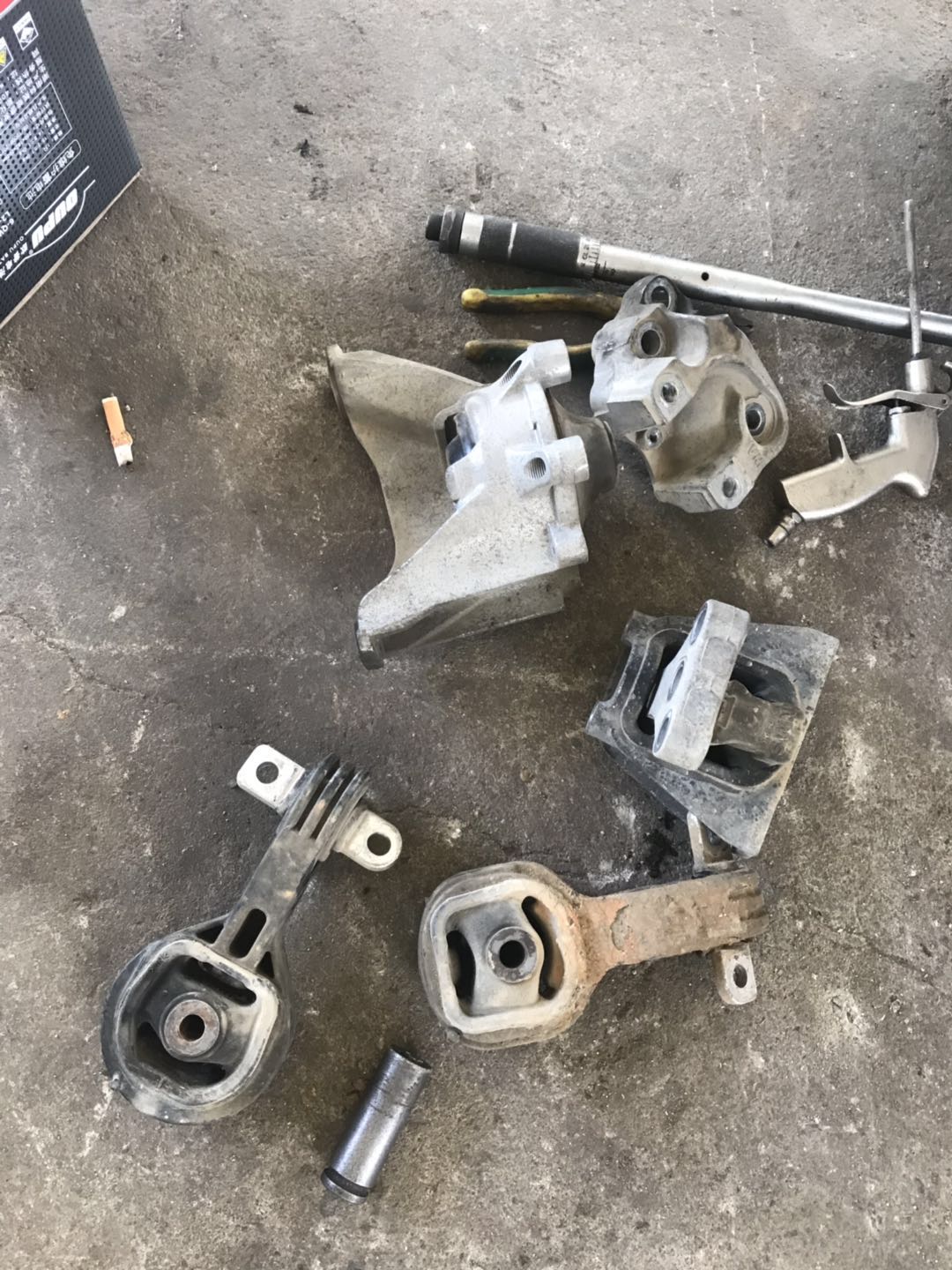 10款本田crv怠速1千多正常吗,本田crv10万公里要做些什么保养