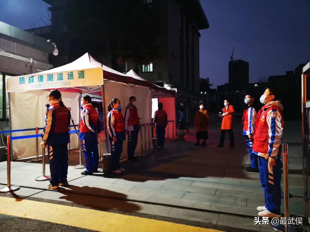 孩子开学生活步入正轨视频,开学后的校园生活