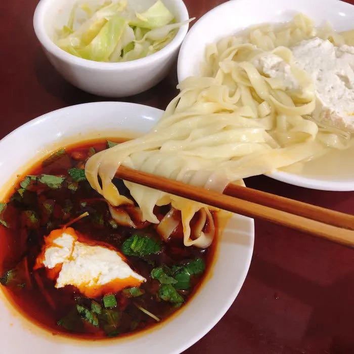 西南大吃省里的嗦粉冠军，这座吃货宜居城市值得关注