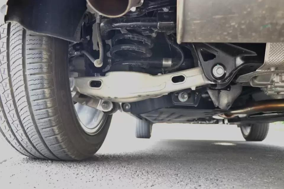 试驾路虎极光l2024,极光l对比发现运动版驾驶感受