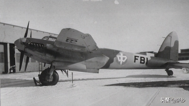 折中国战斗机,折翼战鹰战斗机