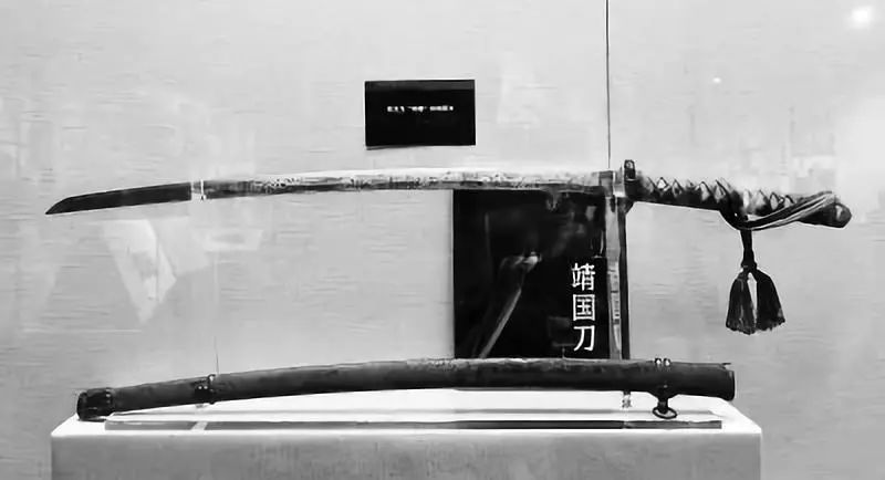 日本刀的瑕疵都是什么样子的,日本武士刀与中国的刀的对比