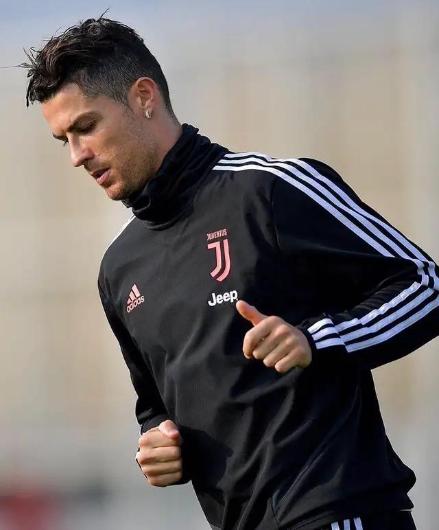 c罗招牌庆祝动作头像,高质量c罗微信头像