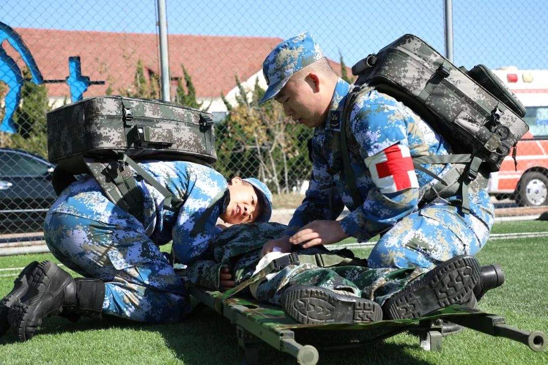 这种神奇的“*弹子**”,不但不伤人还能救人,必要时给伤员来一枪