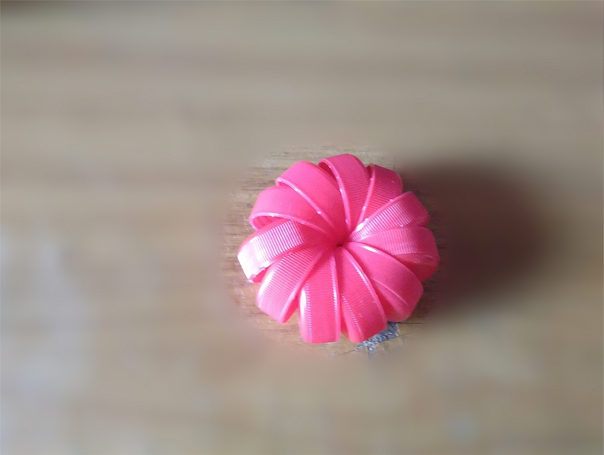 矿泉水瓶瓶盖做灯笼手工教程,手把手教你用瓶盖做灯笼教程