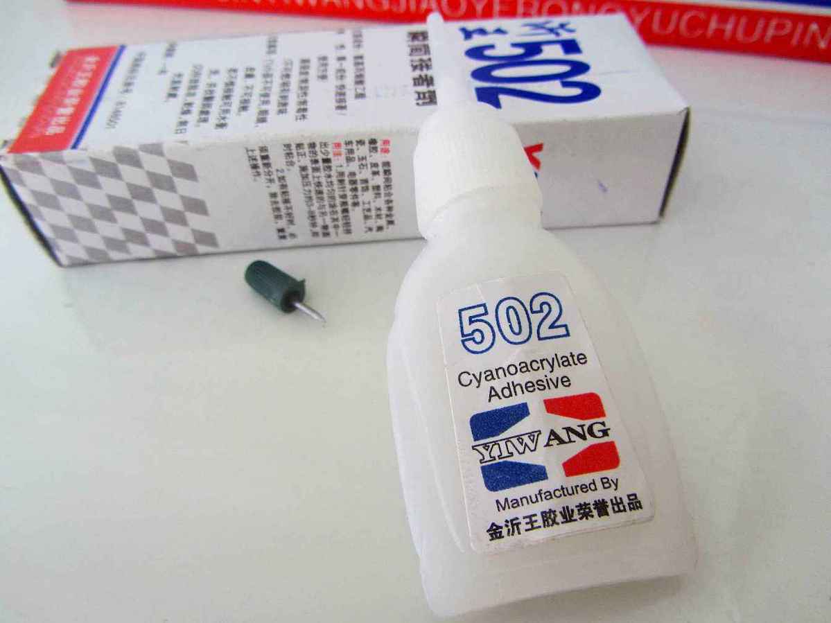 502胶水和塑料专用胶哪个好,502胶水和万能胶哪个更持久
