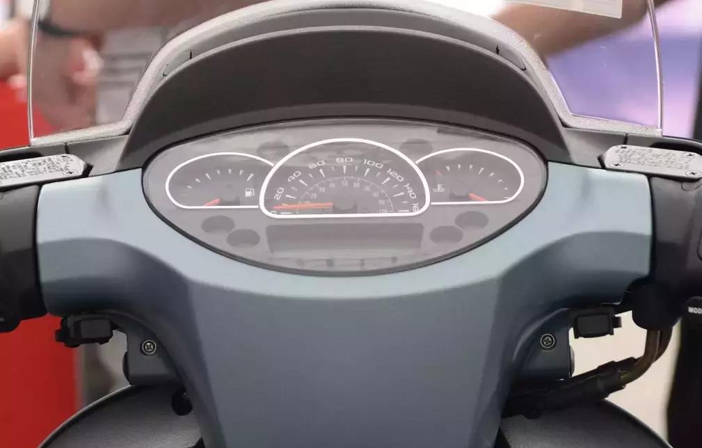 2.78万ADIVAAJ201欧系运动踏板首发！金城旗下多款车型试驾