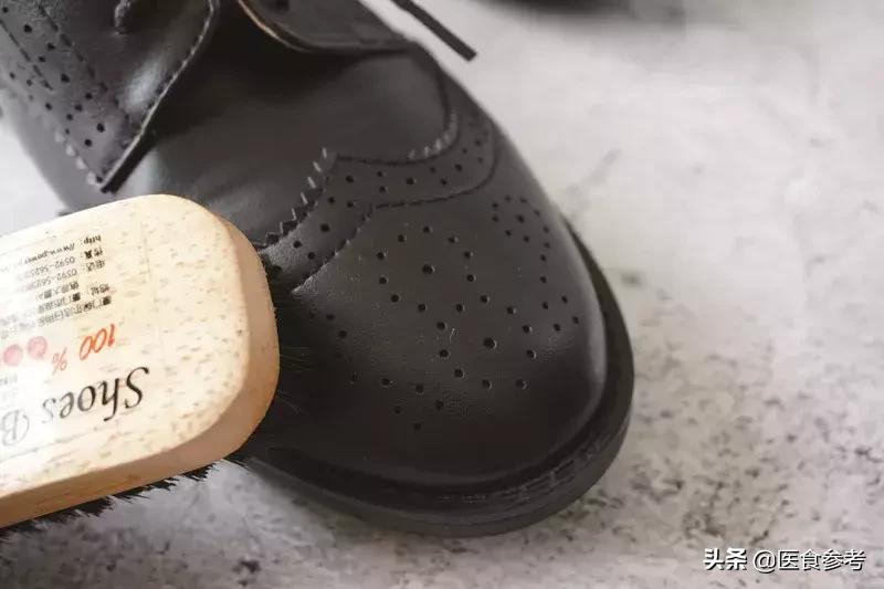 女皮鞋尖头破损怎么修复,修鞋皮鞋折痕修复