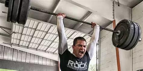 肩伤哪些动作不能训练,怎样有效预防肩部训练受伤