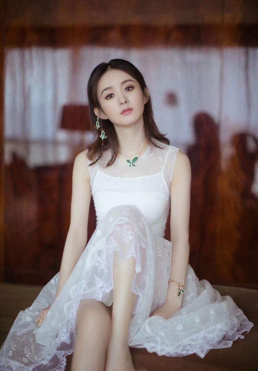 珠宝衣服怎么搭配显档次 (衣服颜色与珠宝搭配技巧)