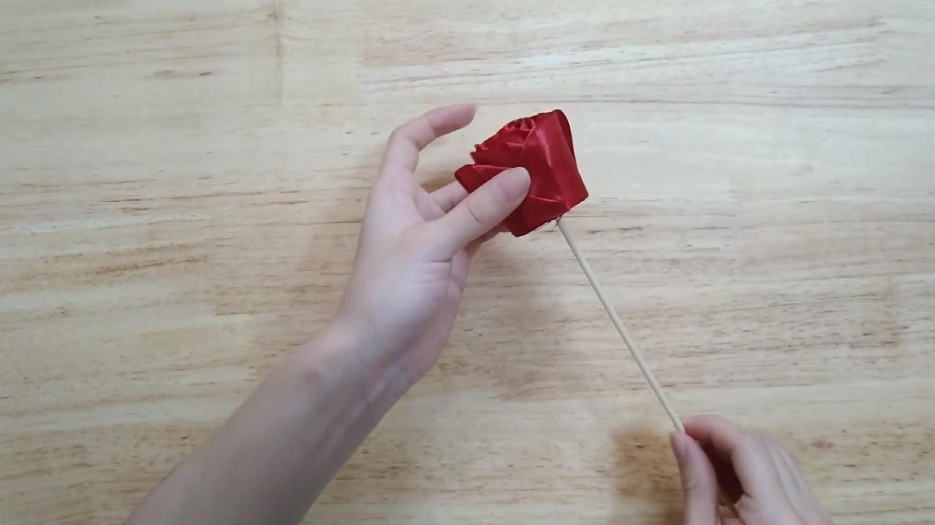 自制丝带玫瑰花花束,自制玫瑰花发饰图解