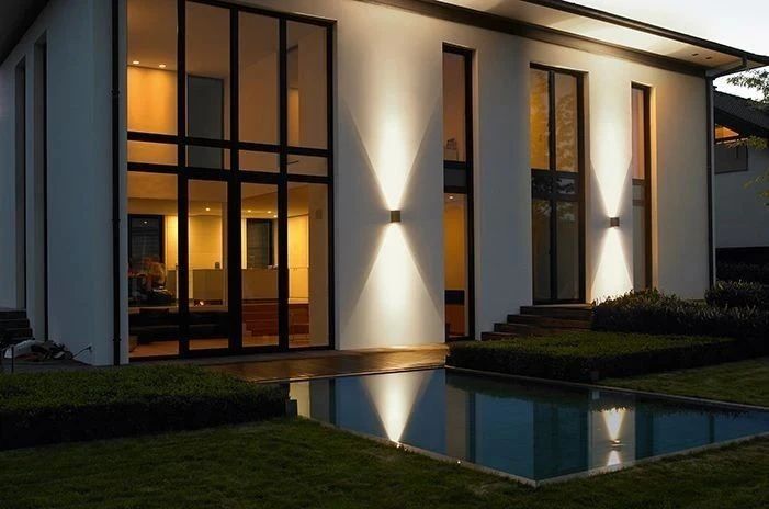 千万别让5块钱的小灯泡，毁了你价值500万的庭院花园