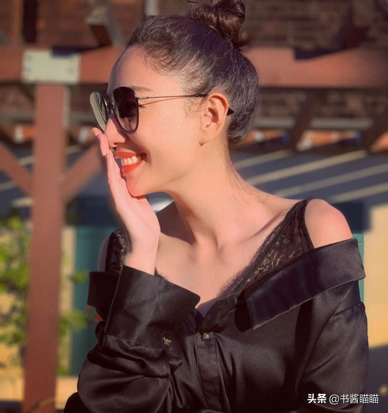 港星郑希怡,本就不富裕的家庭雪上加霜流行语