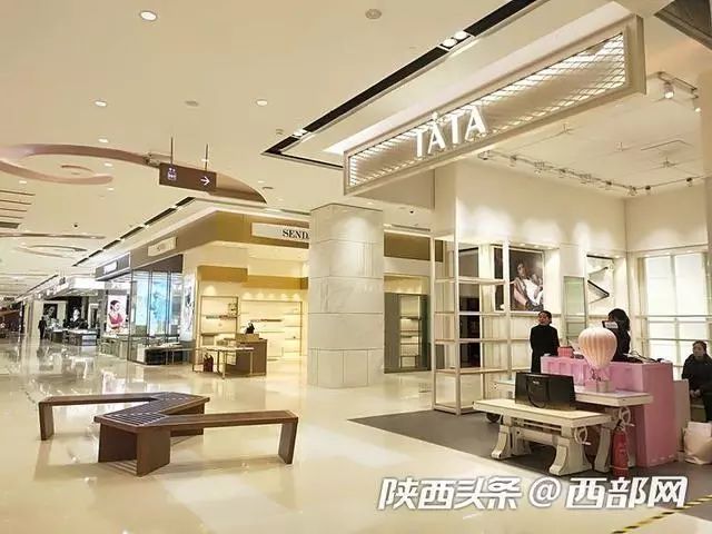 西安群光广场开业两年面临撤柜，管理人员：一年赔几个亿，不关不行