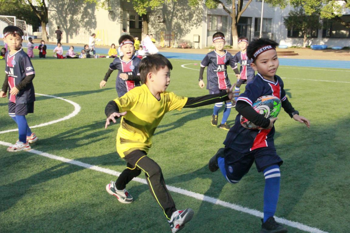 你笑起来真好看,你跑起来的样子真美