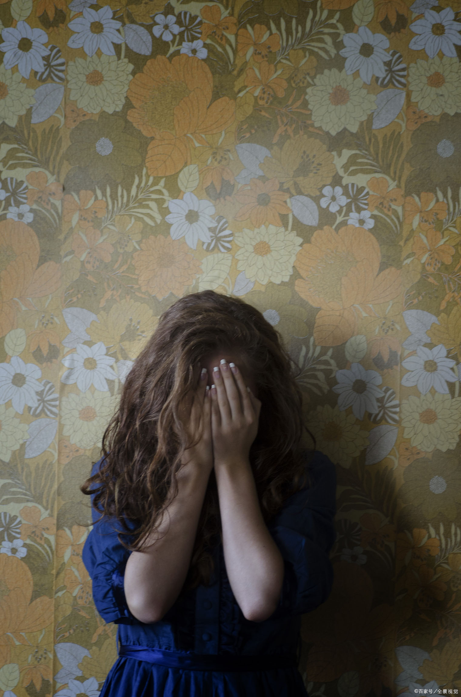 大学四年被当提款机,毕业后男神主动追我,背地里却说我恶心