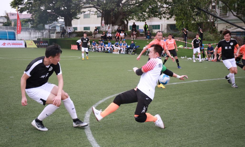 三五好友一起运动一起流汗,五人制足球比赛时间规则表最新版