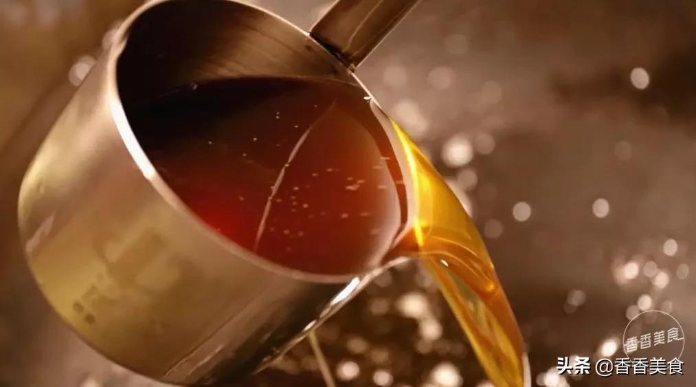 刀剁斧劈棒子夯，吃个鸡搁得住这样？