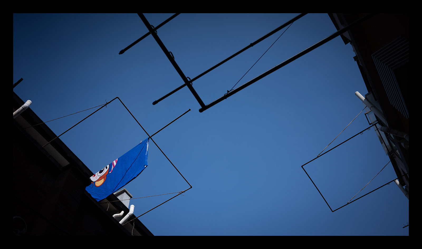 腾龙24mmf2.8全画幅广角微单镜头,腾龙352.8索尼镜头