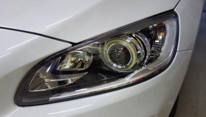 车灯事故频频,夜间车灯太暗引发的事故