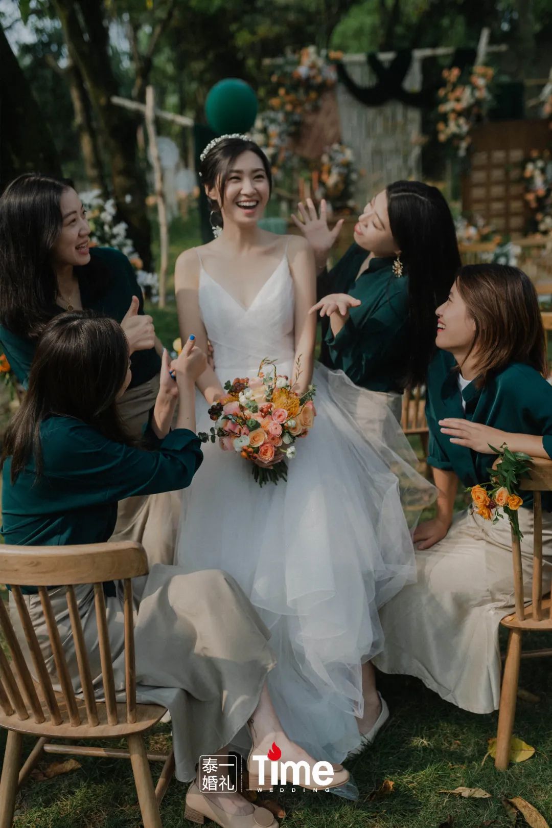 准新娘挑婚纱视频,教你选婚纱照