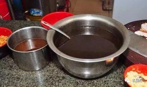 卤水卤菜发黑怎么补救,卤菜卤水发臭怎么回事