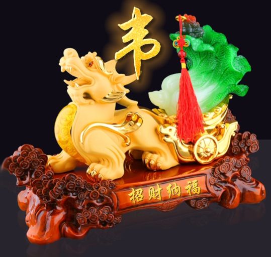 招财辟邪金色貔貅头像,背上有金元宝的貔貅招财纳福