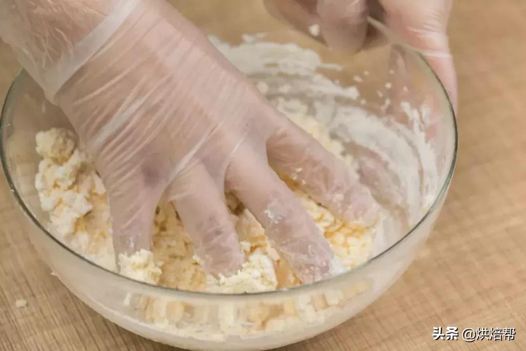 最基础的黄油曲奇简单又好吃,非常香酥的一款曲奇饼干超好吃