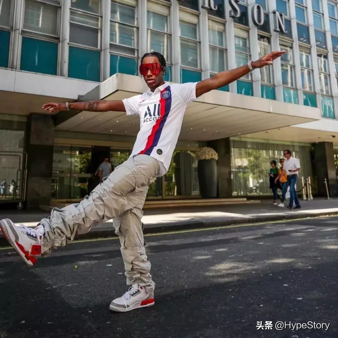 伦敦时装周惊艳全场，谁还敢说球衣不时髦？