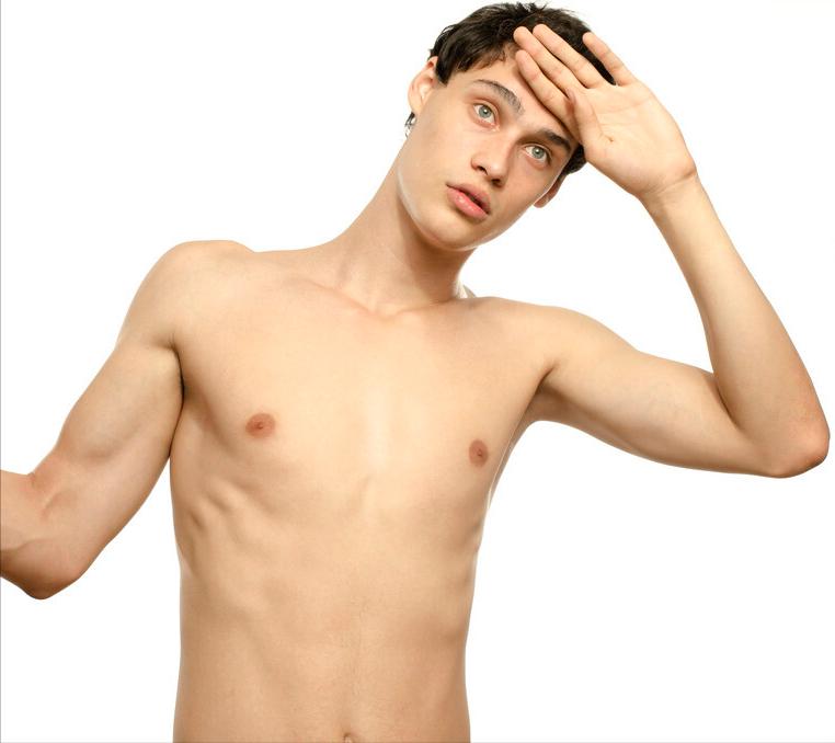 甲亢感觉眼睛有一点点突算严重吗,甲亢从刚突眼到严重需要多长时间