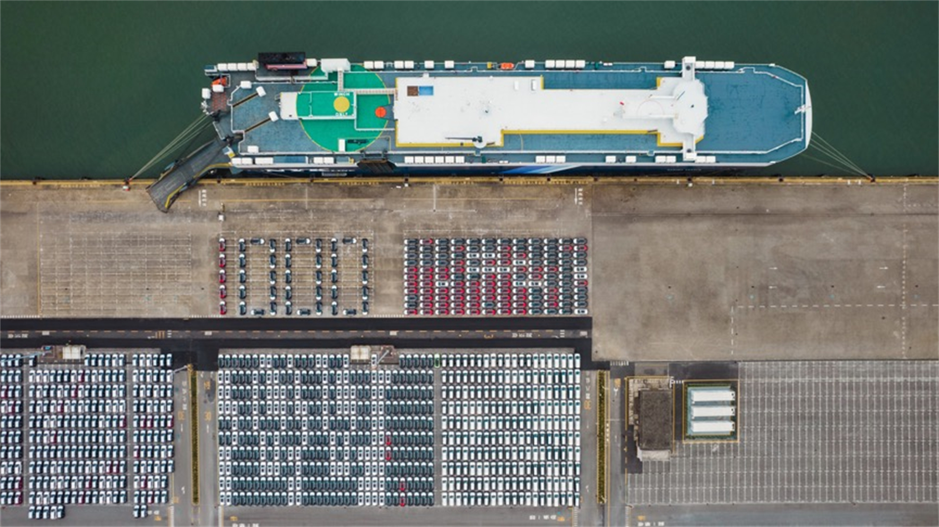 丰田卡罗拉cross2023款落地价,丰田卡罗拉cross国产网友加价5万