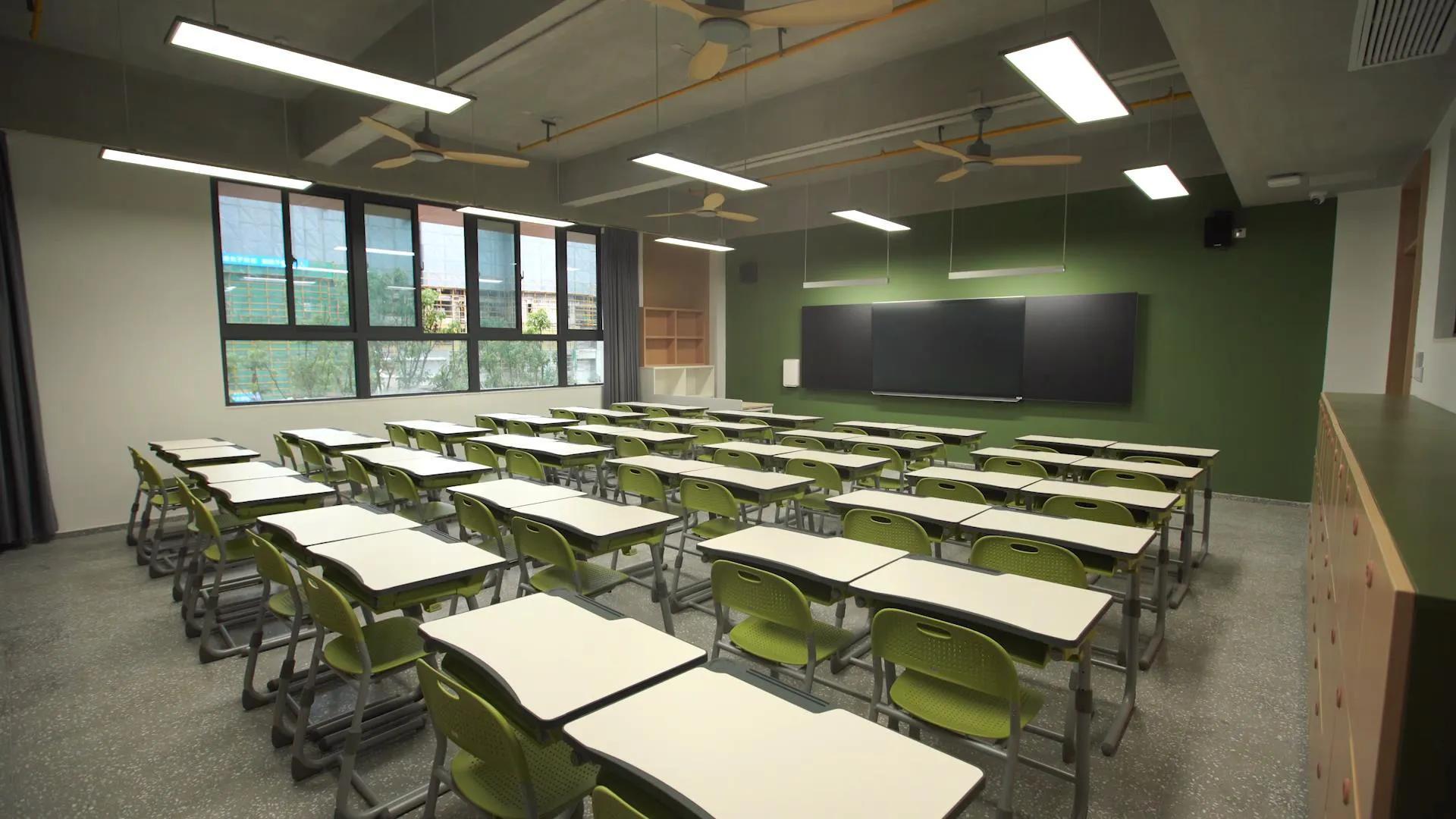 江岸区13所中小学和幼儿园投入使用新增公办学位6318个