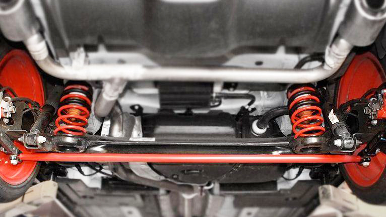 花5000块改装绞牙，操控为啥还不如原厂？