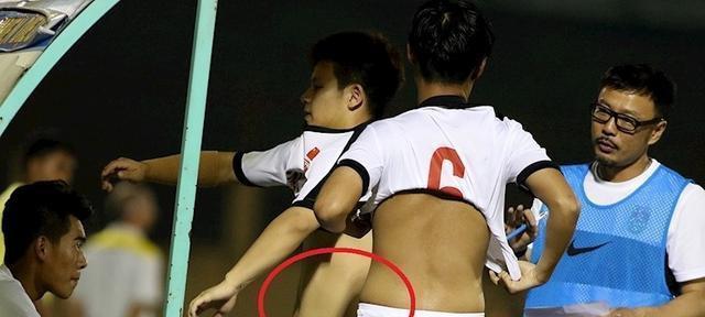 少林足球飞铲,少林足球凌空铲