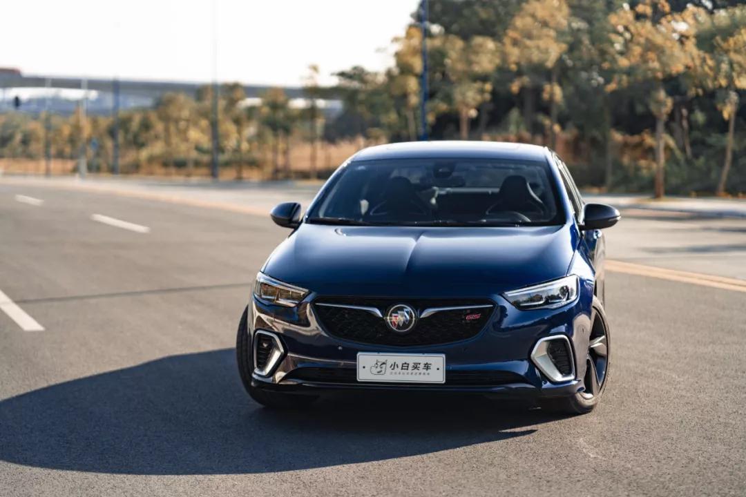 君威gs适合入手吗,小白买车速腾和君威建议买哪个