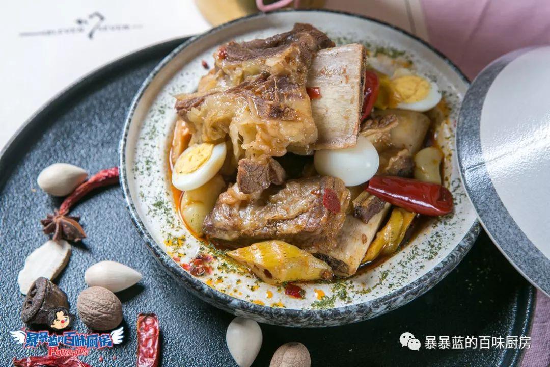 来这家店你真没办法好好吃饭，每道菜都堪比艺术品，好吃到光盘