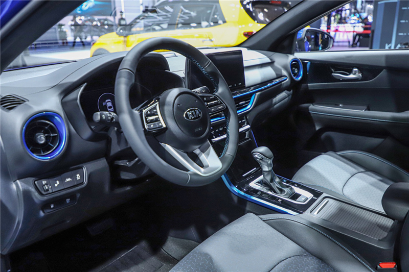 全新一代K3插电混动、SP2c,东风悦达起亚的阵仗有点大丨成都车展