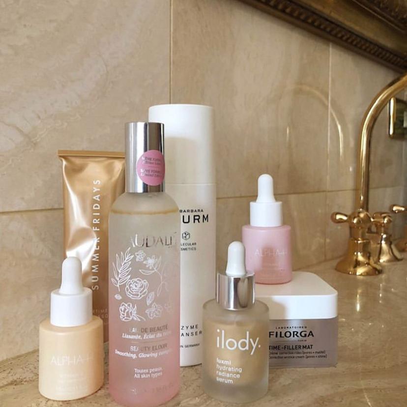 宋妍霏程潇王菊跨年演唱会,王菊为宋妍霏化妆视频