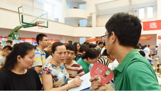 大专生毕业了有什么好的出路,那些大专毕业的人后来怎么样了
