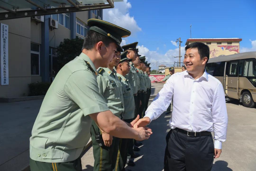 卫滨区开展庆八一拥军慰问活动,爱国拥军促进会八一慰问部队