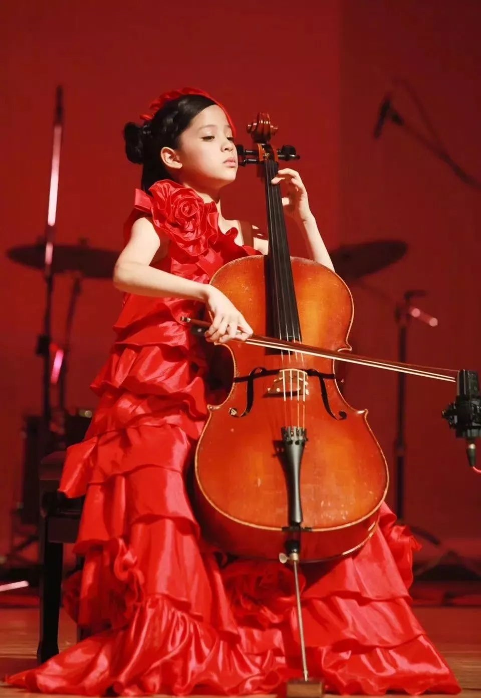 曝欧阳娜娜身价,欧阳娜娜资产有多少亿