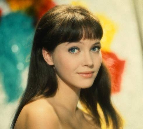 安娜卡列尼娜照片,安娜卡莉娜个人图片