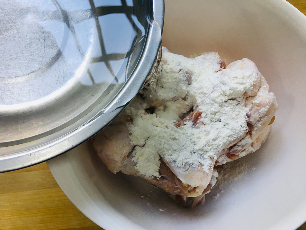 炖牛骨汤用不用焯一下水,炖牛骨怎么炖肉不离骨