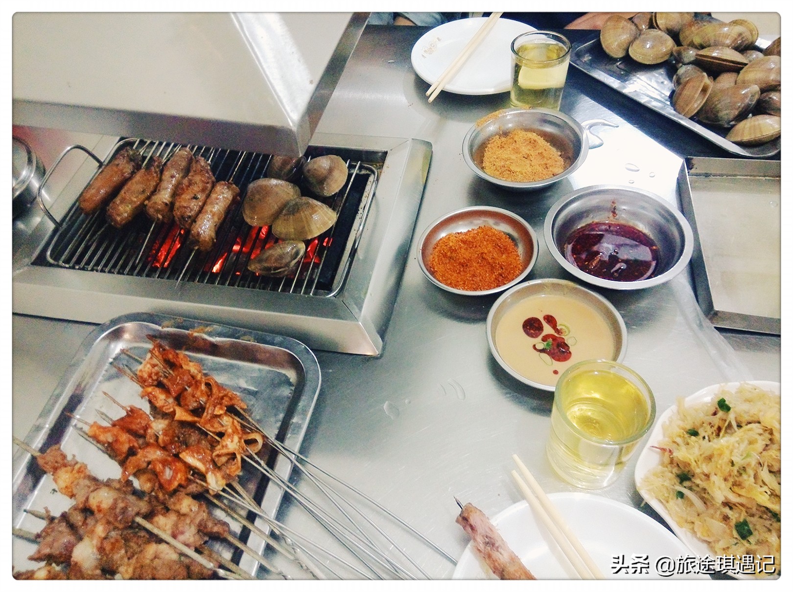 去丹东必打卡的两件事,游抗美援朝时跨过的鸭绿江,品特色黄蚬子