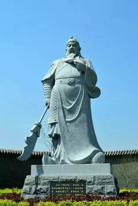 云南石雕关公人物雕像,关公雕像佛纹寓意