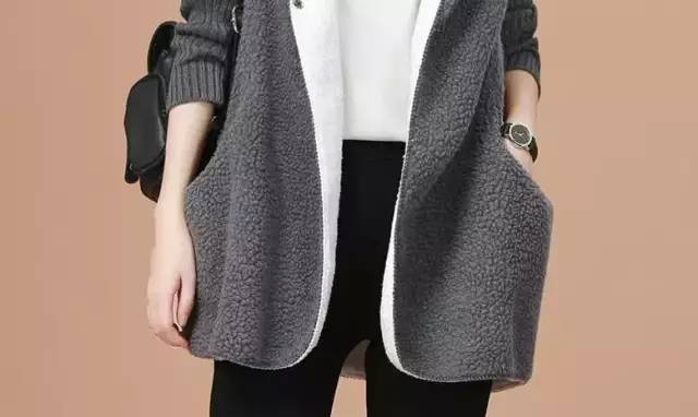 搭配哈伦裤的羽绒服推荐,白色灯芯绒哈伦裤搭羽绒服