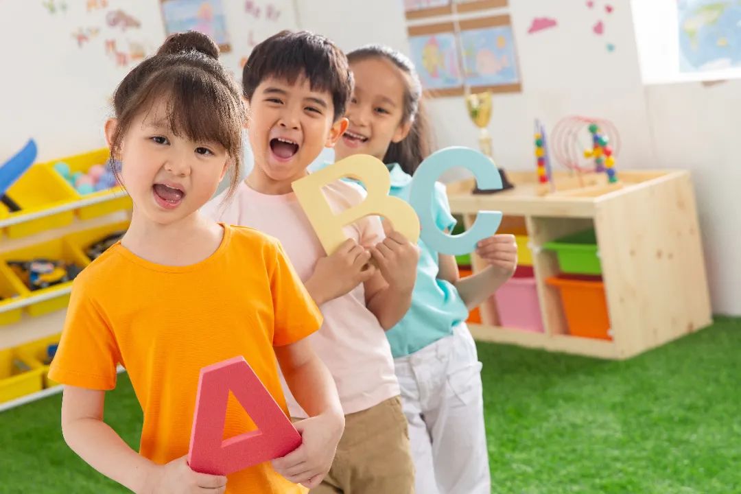 中国英语发音和标准英语发音对比,怎样才能学会标准的英语发音