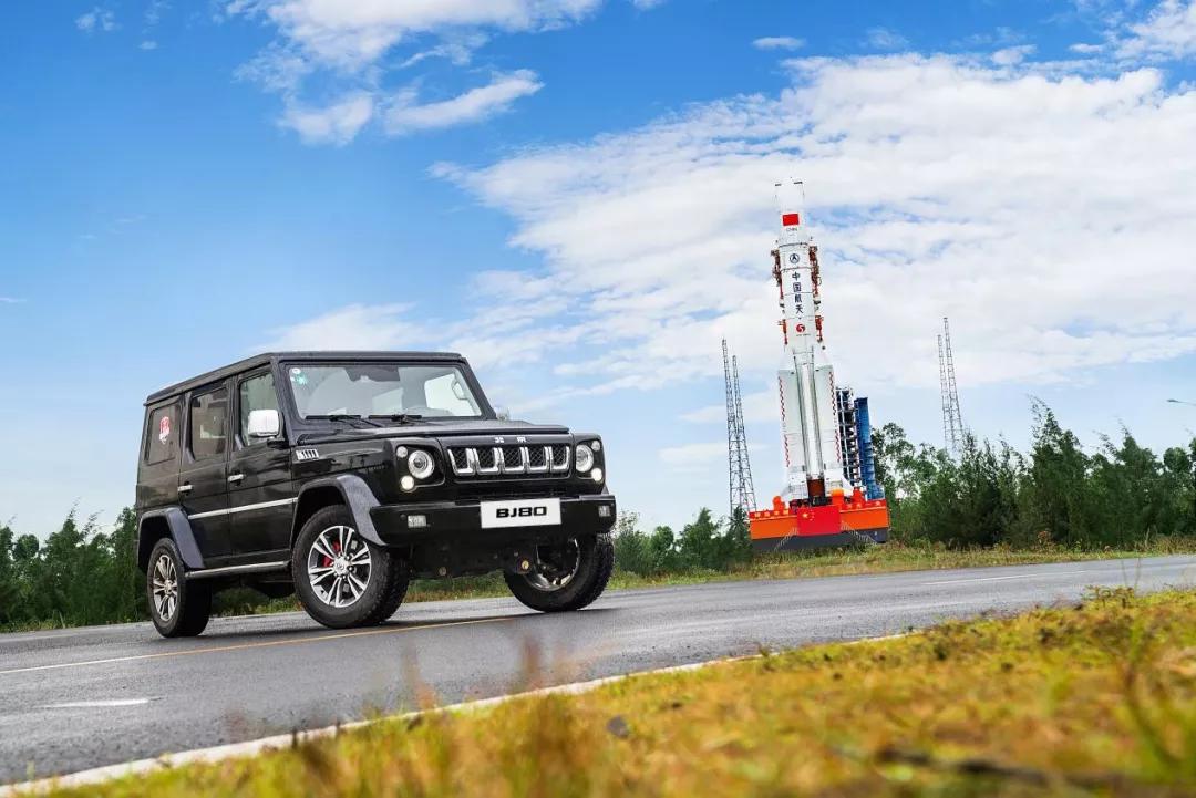 破圈成功助飞“胖五”，《战狼2》中最出色的车，原来是它